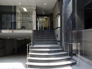 アート本町ビルエントランス