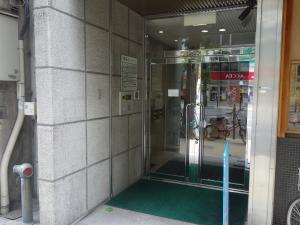 堺筋木下ビルエントランス