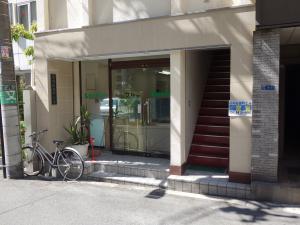 谷岡船越町ビルエントランス