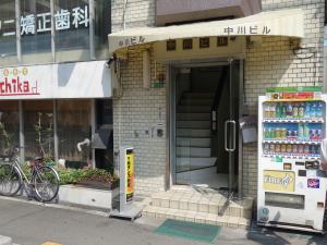 中川ビルエントランス