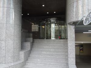 アピア９０本町ビルエントランス