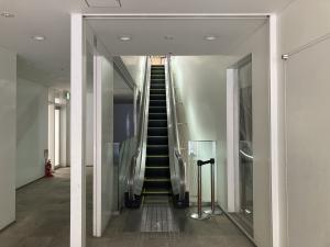 フェリチタ心斎橋ビル　2階エスカレーター