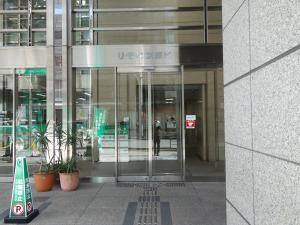 りそな京都ビルエントランス