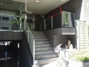 天満ファーストビル２階専用階段