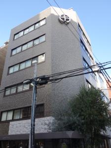 レイシス心斎橋ビル外観