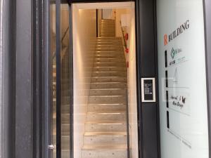 Ｒ　ｂｕｉｌｄｉｎｇ　内階段