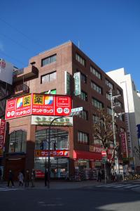 丸萬ビル外観