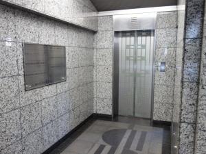 Ｃ－２ビルエレベーター