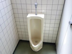 江野ビル男子トイレ