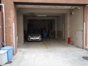 ヒロセビル駐車場