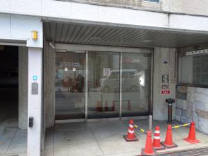 トヤマ東館ビルエントランス