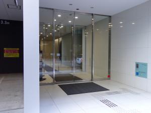 ランズ瓦町ビルディングエントランス