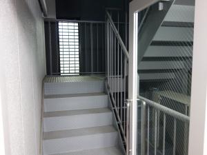 センターポイントビル階段