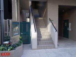 ＴＭ南森町ビル２階専用階段