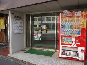 マルマスビル（丸益ビル）エントランス