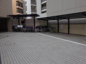 日本ロジックス大阪東野田ビル駐輪場