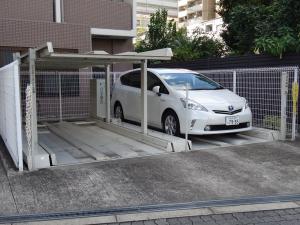 サンラルフビル駐車場