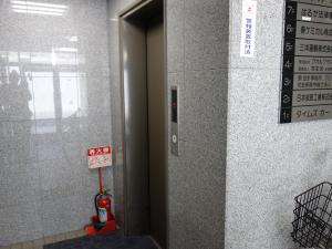 高麗橋公洋ビルエレベーター