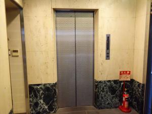 小谷パークビルエレベーター