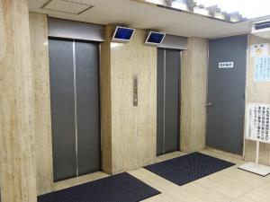 淀屋橋ホワイトビルエレベーター２基