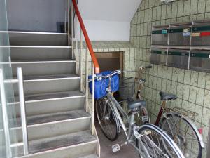 岡本ビル階段