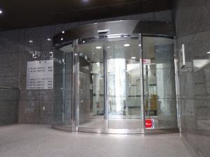 アピア９０本町ビルエントランス