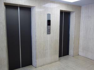 いずみビルエレベーター