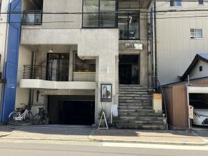リアライズ釣鐘町エントランス