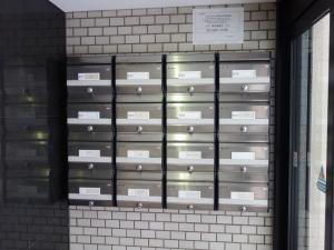 下倉ビル（シモクラビル）郵便ポスト