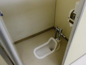 新大阪花村ビル共用トイレ