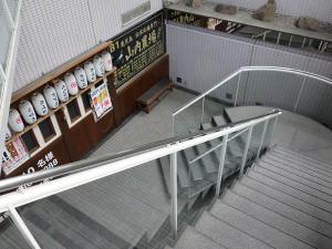 サウスホレストビル地下階段
