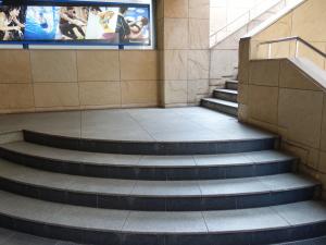 瀬尾喜東急ビル階段