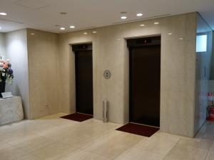 室谷本社ビルエレベーター