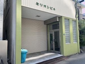 ミリオンビル　正面玄関