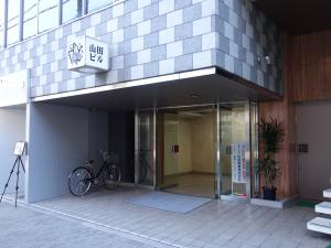 山田ビルエントランス