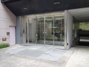 エミネント心斎橋ビルエントランス