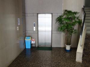 久保興産ビルエレベーター