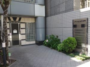 アートヒルズ本町ビルエントランス