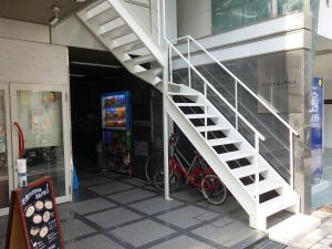イーストエンドビルエントランス
