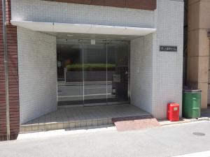 井上新町ビルエントランス
