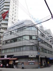 実業ビル外観