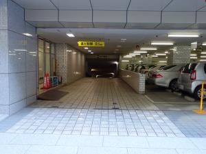 備後町野村ビル駐車場