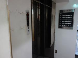 プレジールビルエレベーター