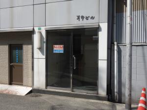 耳卯ビルエントランス