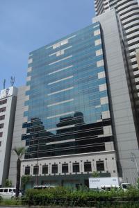中央日土地谷町ビル外観