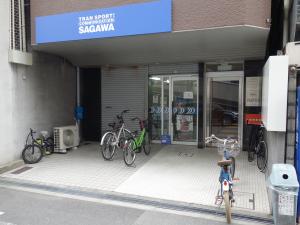 立誠社ビルエントランス