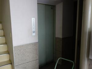 市川ビルエレベーター