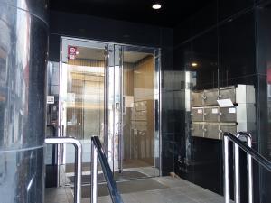 コーリング本町ビルエントランス