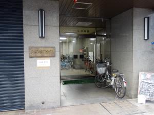 大阪毛織会館エントランス
