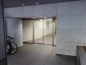 久我ビル南館エントランス